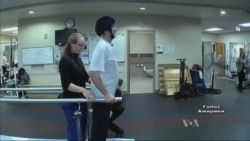 Герой України Ігор Гордійчук вчиться заново ходити в американському госпіталі. Відео