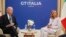 El presidente de Estados Unidos, Joe Biden y la primera ministra italiana, Giorgia Meloni, se reúnen para conversaciones bilaterales en el G7, el viernes 14 de junio de 2024, en Borgo Egnazia, cerca de Bari, en el sur de Italia.