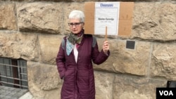 Protest ispred Apelacionog suda u Beogradu nakon odluke ovog suda o oslobađanju optuženih za ubistvo Slavka Ćuruvije (foto: Stefan Miljuš)