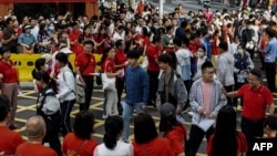 2024年6月7日中國高考第一天，武漢考生進入考場。