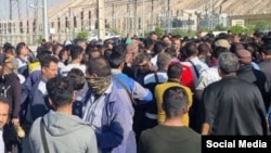 کارگران و دیگر مزدبگیران در سالیان گذشته در اعتراض به پایین بودن دستمزدها تجمع یا اعتصاب کرده اند