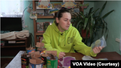 Селяни передавали на передову маскувальні сітки, випічку та консервацію, а взимку взялися дбати про світло й тепло для військових.