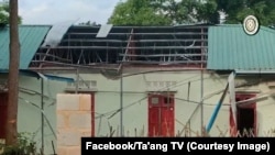 PSLF/TNLA တအာန်းပြည်သူ့လွတ်မြောက်ရေးတပ်မှ သတင်းထုတ်ပြန်ထားသည့် ဗွီဒီယိုဖိုင်တွင် တွေ့ရသော စစ်ကောင်စီလေကြောင်းတိုက်ခိုက်မှုကြောင့် ပျက်စီးသွားသည့်အဆောက်အဦတခု