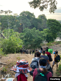 「走線人」穿越達里安叢林（照片受訪者提供）