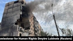 Последствия удара по многоэтажному жилому дому в Кривом Роге, Украина, 31 июля 2023 года