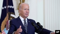 រូបឯកសារ៖ ប្រធានាធិបតីសហរដ្ឋអាមេរិក លោក Joe Biden ថ្លែងសុន្ទរកថាមួយ នៅសេតវិមាន ក្នុងរដ្ឋធានីវ៉ាស៊ីនតោន កាលពីថ្ងៃទី ២៥ ខែកក្កដា ឆ្នាំ ២០២៣។ 