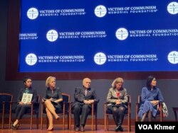 វាគ្មិននៅក្នុងពេលបើកសម្ពោធក្រុម​ការងារ​សភា​ស្តីពី​ជន​រងគ្រោះ​កុម្មុយនិស្ត នៅរដ្ឋធានីវ៉ាស៊ីនតោន សហរដ្ឋអាមេរិក កាលពីថ្ងៃទី១៤ ខែកុម្ភៈ ឆ្នាំ២០២៤។ (សុខ ខេមរា/វីអូអេ)