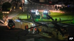 Helikopteri sjell pengjet në Qendrën Mjekësore Spitalore të Fëmijëve në Izrael (24 nëntor 2023)