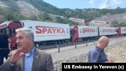 Սյունիքի մարզի Կոռնիձոր բնակավայրում 19 բեռնատար սպասում է ԼՂ մտնելուն։