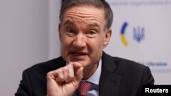 Мајкл Карпентер, амбасадор на САД во ОБСЕ: Секој збор што доаѓа од министерот за надворешни работи Лавров, со сета почит, би го прифатил со резерва