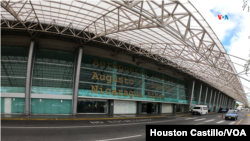 ARCHIVO - Fachada del aeropuerto de Managua, Nicaragua, en foto captada en 2022. Foto Houston Castillo, VOA