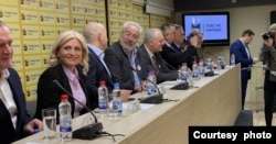 Predstavnici liste "Mi - glas iz naroda", govore na koferenciji za novinare u Medija centru, u Beogradu, 23. decembra 2023. (Foto: Medija centar)