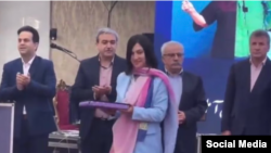 حضور بدون حجاب دکتر فاطمه رجایی‌راد در مراسم روز پزشک آمل