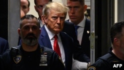 Le procès n'empêchera pas Donald Trump de faire campagne mais il pourra être contraint d'être physiquement présent aux audiences.