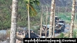 ထားဝယ်ခရိုင်တိုက်ပွဲအတွင်း စစ်ကောင်စီယာဉ်တန်းကို မြင်တွေ့ရစဉ် (ဓာတ်ပုံ - တနင်္သာရီတိုင်း တော်လှန်ရေးအဖွဲ့)