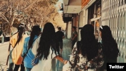زنان بدون حجاب اجباری. آرشیو 