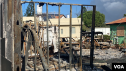 加沙附近的内提维特哈萨拉以色列社区中被哈马斯摧毁的房屋 (2023年11月15日) (美国之音/斯特芬妮·傅莱德)