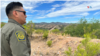 Patrulla Fronteriza realiza un recorrido por la frontera de Arizona para dar a conocer las operaciones el 25 de junio de 2024.