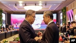 南韓外長樸振會晤中共外事辦公室主任王毅.