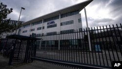 全球最重要的半导体设备生产商--荷兰公司阿斯麦（ASML）总部外景。