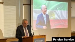 مراسم بزرگداشت دکتر هرمز حکمت، نویسنده، پژوهشگر و فعال سیاسی