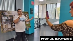 Alejandro Florez, un joven venezolano está exiliado y es organizador comunitario en Orlando, Florida, EEUU. Foto cortesía tomada el 13 de junio de 2024.