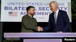 Договорот, потпишан на маргините на самитот на Г7 во Италија, има за цел да ги обврзе идните администрации на САД да ја поддржат Украина, дури и ако поранешниот претседател Доналд Трамп победи на изборите во ноември, изјавија официјални лица