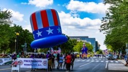 Juillet kalo tle 4 ye Amerique ka yɛrɛmahɔrɔnya seli don ye. Seli ni denbaya ka ɲɛnajɛ don don.Amerikiden miliyɔn caman taara seli kɛ