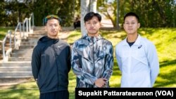 ภูริพล บุญสอน (คนกลาง)และเพื่อน ๆ นักกรีฑาชายทีมชาติไทยเก็บตัวที่รัฐแคลิฟอร์เนีย