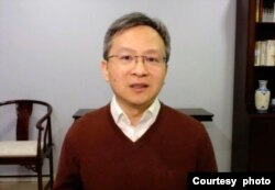 加拿大时评人文昭。（取自采访视频）