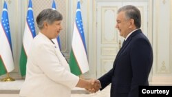 Yevropada xavfsizlik va hamkorlik tashkilotining O'zbekistondagi saylovni kuzatgan missiyasi boshligi Ursula Gatsek 3-iyulda Prezident Shavkat Mirziyoyev bilan bir yarim soat muloqot qilgan. "Amerika Ovozi" bilan suhbatda Gatsek O'zbekiston rahbariga ishonch bildirdi.