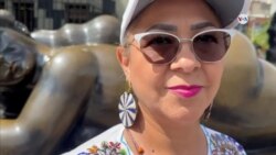 Camelia Figueroa, turista Plaza Botero