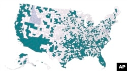 美国疾病控制与预防中心2023年11月7日提供的这张图片显示了蓝色阴影的郡，联邦官员建议向这些地方所有15至44岁的性活跃人群提供梅毒检测。（美联社照片）