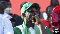 Le camp de Sonko avait retrouvé l'espoir en une candidature de leur chef de file après qu'un juge avait ordonné mi-décembre sa réinscription sur les listes électorales. 