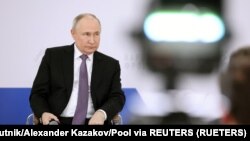 Впродовж майже двох років після того, як Владімір Путін оголосив відкрите вторгнення в Україну в лютому 2022 року, він жодного разу не давав офіційного інтерв’ю західним засобам масової інформації.