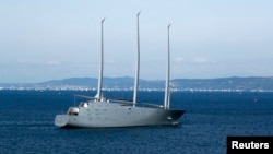 Законопроект передбачає пришвидшення процедури для Мін'юсту США конфіскації активів великої вартості, що належать підсанкційним російським олігархам за допомогою існуючих процесів адміністративної конфіскації та передачу доходів від цих активів в Україну. Фото: Reuters