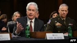 ARHIVA - Direktor CIA-e Vilijam Berns (levo) na pretresu pred senatskim Odborom za obaveštajna pitanja, u Vašingtonu, 8. marta 2023.