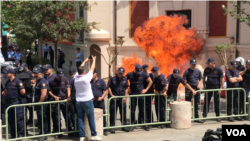 Protesta e sotme para bashkisë së Tiranës