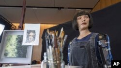 Sebuah robot manusia (humanoid) dipamerkan di Jenewa, Swiss (foto: ilustrasi). OECD memperkirakan 27% pekerjaan berisiko digantikan oleh kecerdasan buatan atau AI. 