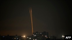 Misiles rusos lanzados desde la región de Belgorod, en Rusia, vuelan hacia Járkov, Ucrania, el 17 de septiembre de 2023.