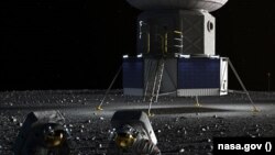 کمپ آرتمیس شامل یک کابین مدرن، یک مریخ نورد و یک خانه متحرک است