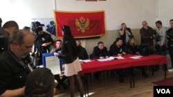 Glasanje na predsjedničkim izborima u Crnoj Gori. (Foto: VOA, Predrag Milić)