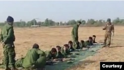  ရိုဟင်ဂျာတွေကို စစ်သင်တန်းပေးနေကြောင်း ပျံ့နှံ့နေသည့် ဓာတ်ပုံ (မတ် ၂၀၂၄)