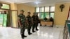 Empat anggota TNI menjalani sidang di Pengadilan Militer III-19 Jayapura, Rabu (15/2). foto Gustav K