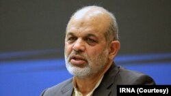 د ایران د کورنیو چارو وزیر احمد وحیدي