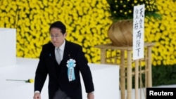 日本首相岸田文雄在東京出席紀念日本二戰投降78週年儀式。 （2023年8月15日）