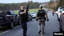 Policija u Mejnu poslije pucnjave (Foto: REUTERS/Shannon Stapleton)