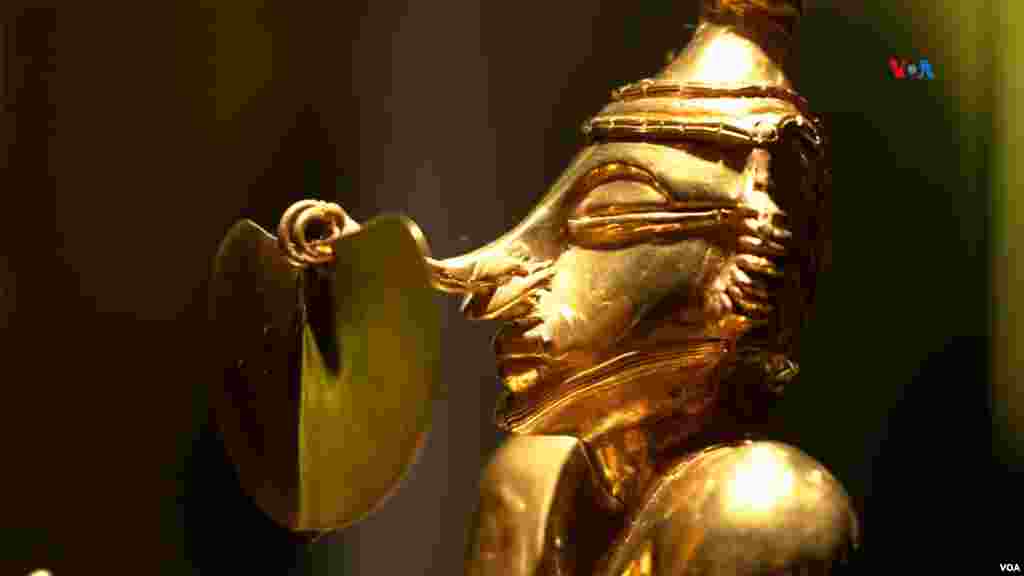 Una representación de una nariguera Quimbaya.