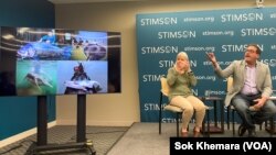 លោក Zeb Hogan សហអ្នកនិពន្ធនៃសៀវភៅ Chasing Giants និងអ្នកស្រី Michele Thieme នាយិការងផ្នែកការិយាល័យកិច្ចការទឹកសាបនៃអង្គការមូលនិធិសកលសម្រាប់អភិរក្សសត្វព្រៃ WWF ថ្លែង​នៅវិទ្យាស្ថាន ​Stimpson Center កាលពីថ្ងៃទី១២ ខែមេសា ឆ្នាំ ២០២៣ ក្នុងរដ្ឋធានីវ៉ាស៊ីនតោន។ (សុខ ខេមរា/វីអូអេ)