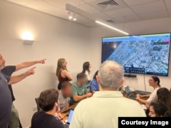 以色列志願者組成的“平民作戰室”(Civilian War Room)“在一週內建立了一個類似中國所使用的辨識與追蹤系統。”(“平民作戰室”提供)